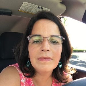 Meet your Posher, Myriam